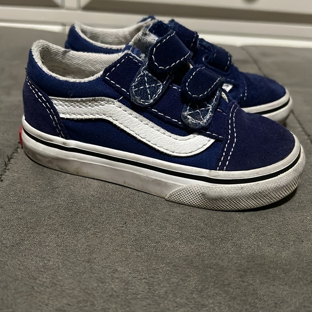 Vans - Picture 2 of 4